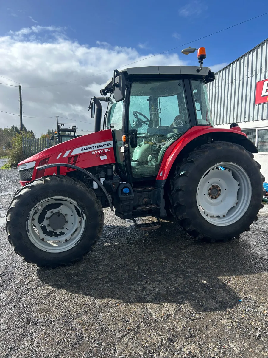 2017 Massey Ferguson 5712 SL - Image 4