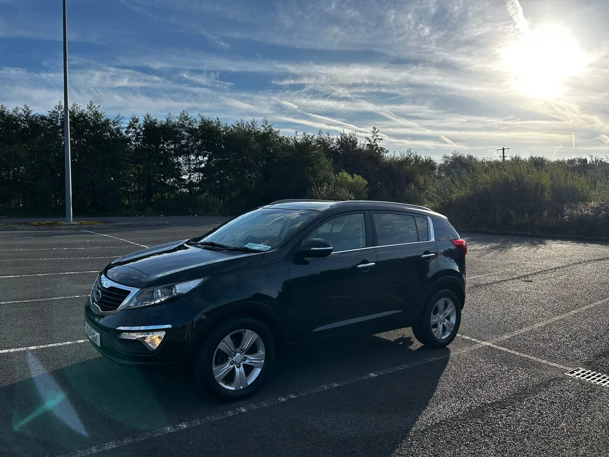 12 Kia Sportage High spec clean jeep - Image 2