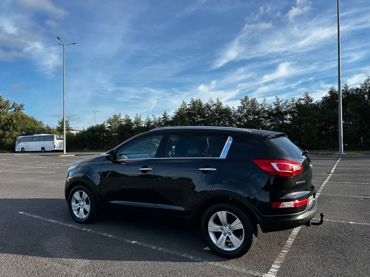 12 Kia Sportage High spec clean jeep - Image 3