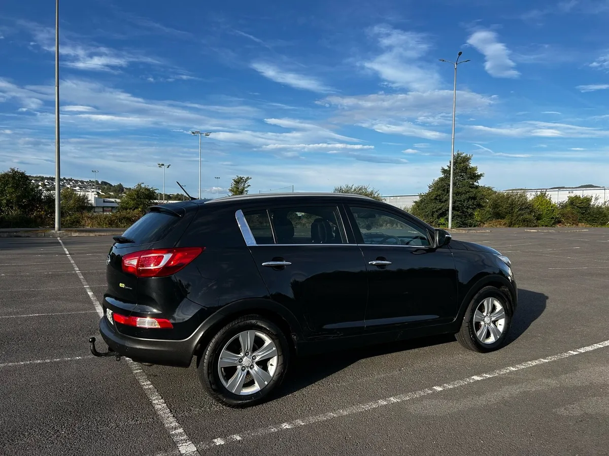 12 Kia Sportage High spec clean jeep - Image 4