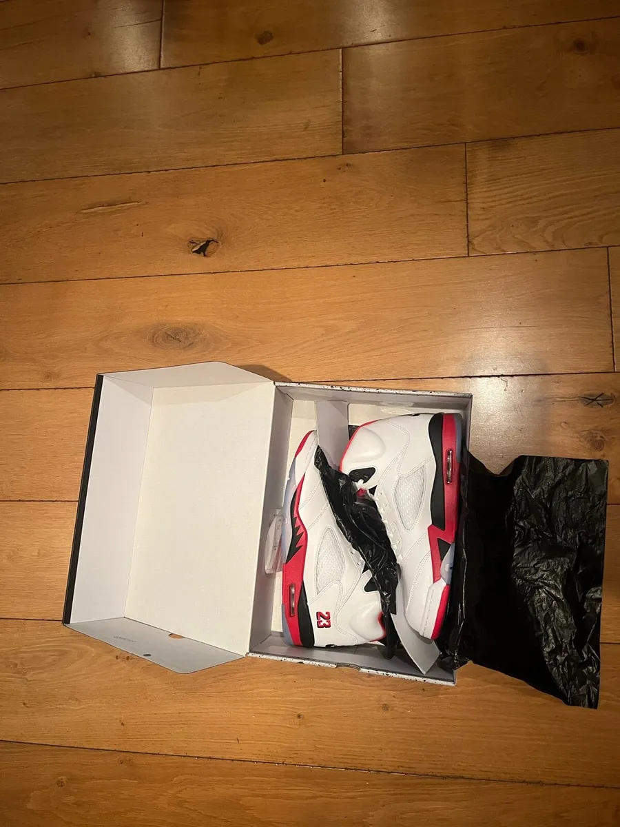Jordan 5 Retro “fire red/black tongue” - Image 1