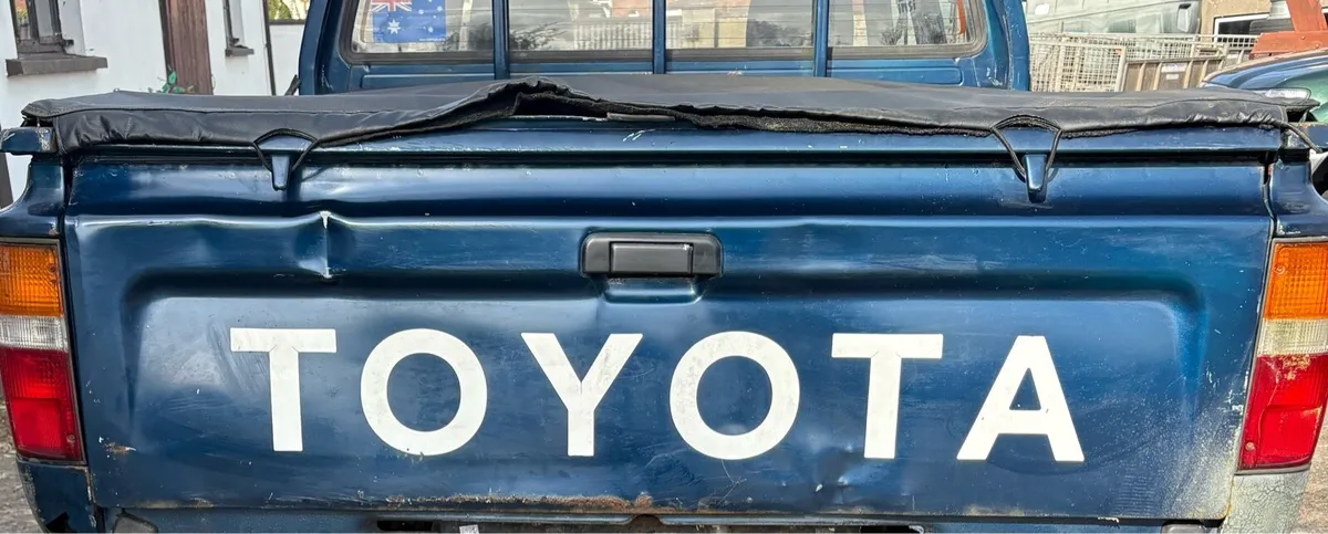 Toyota Hilux 1997 Mark3 - Image 2