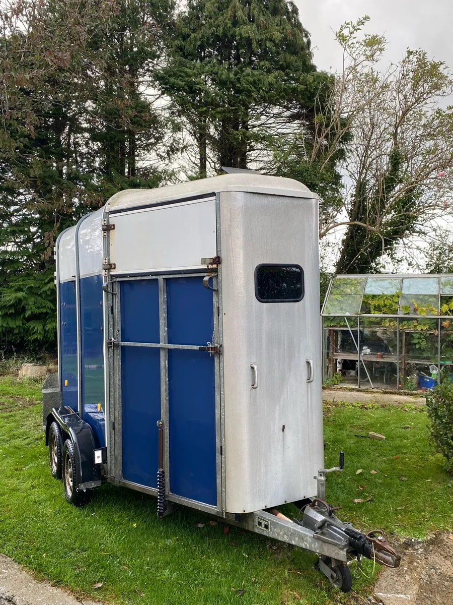 Horse box - Image 1