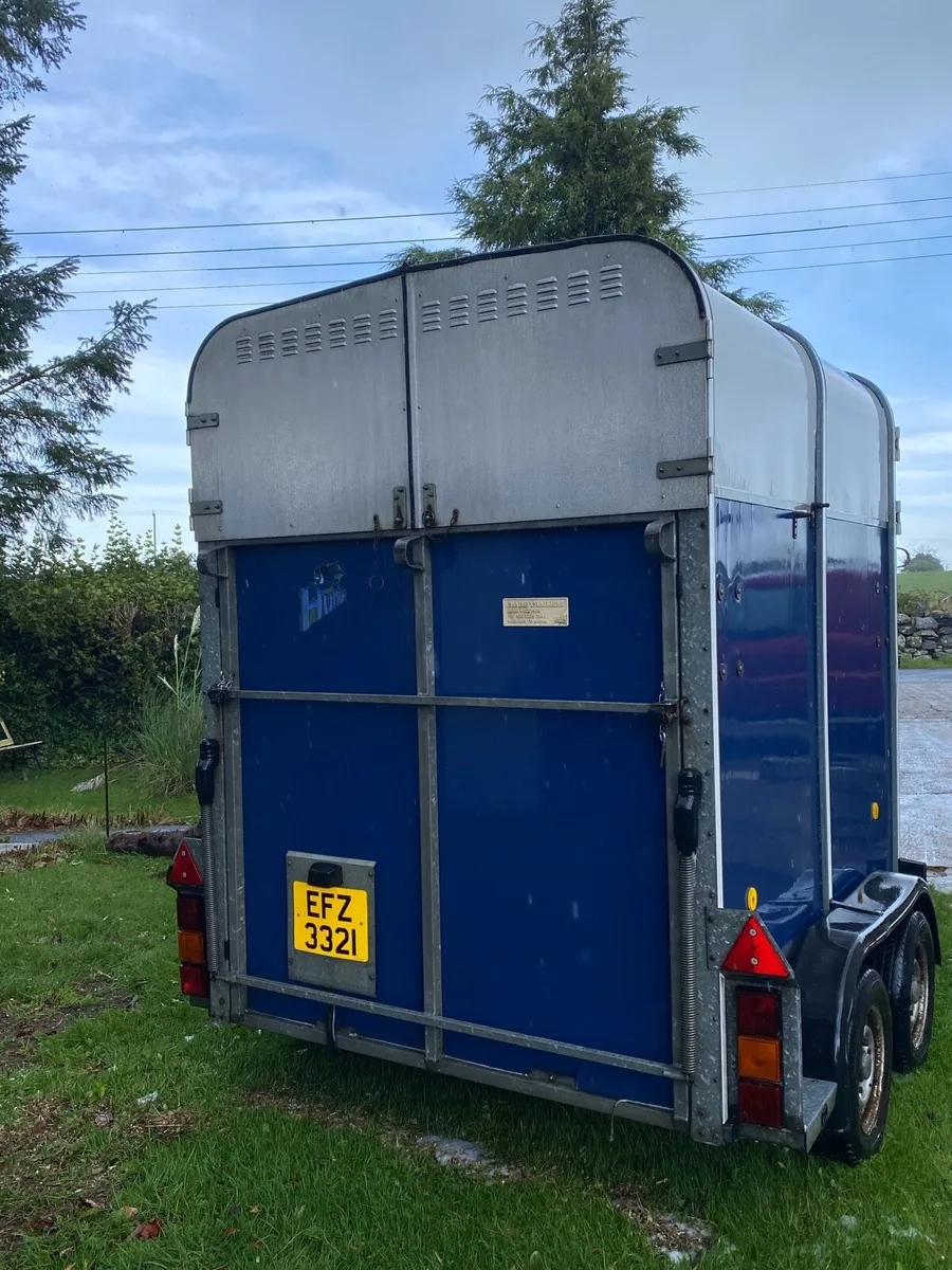 Horse box - Image 2