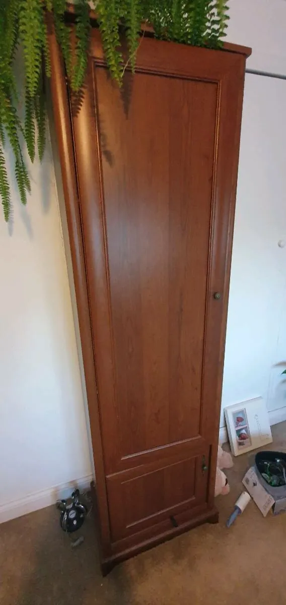 Wardrobe - Image 3