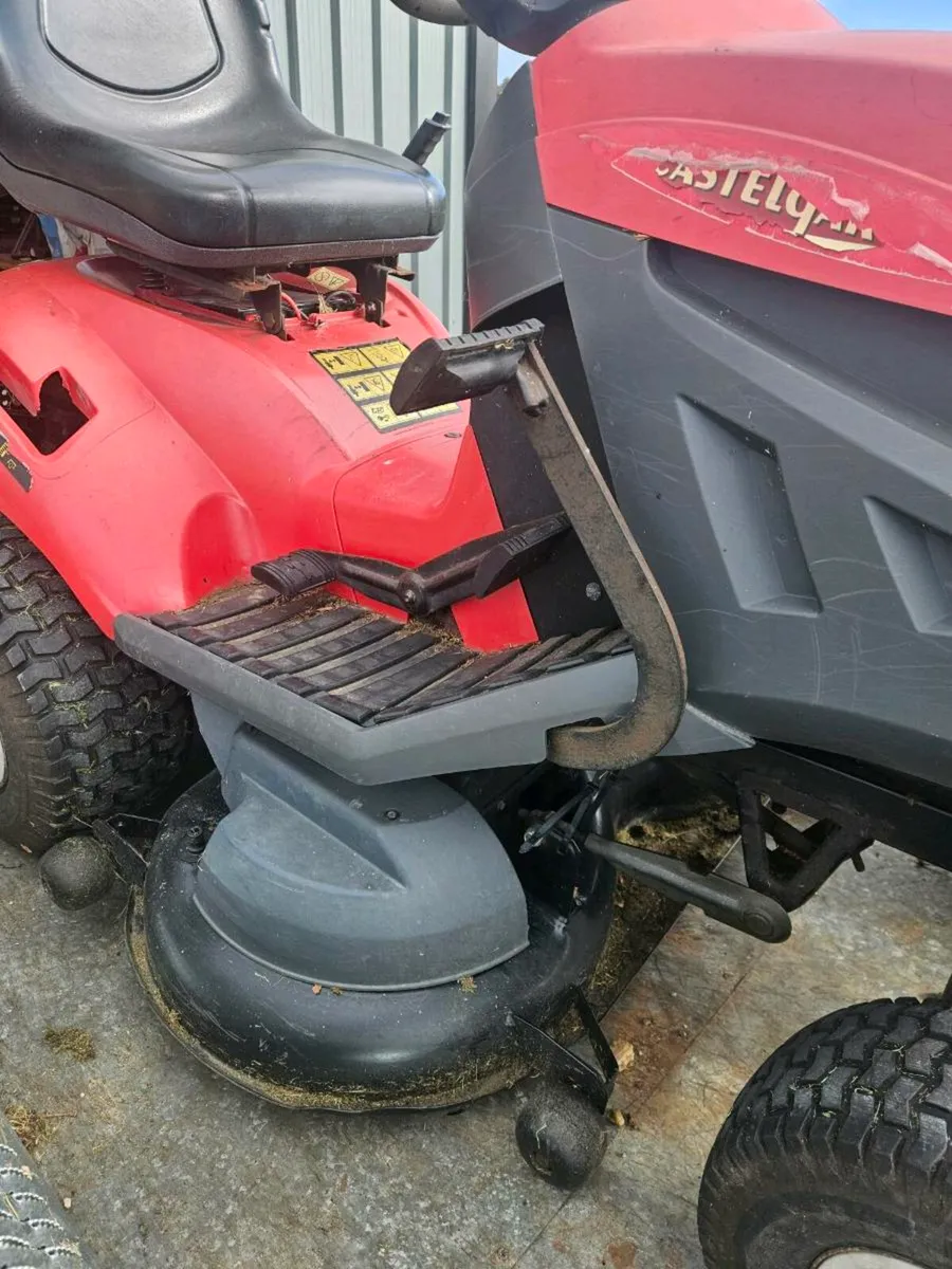 Ride on lawnmower - Image 2