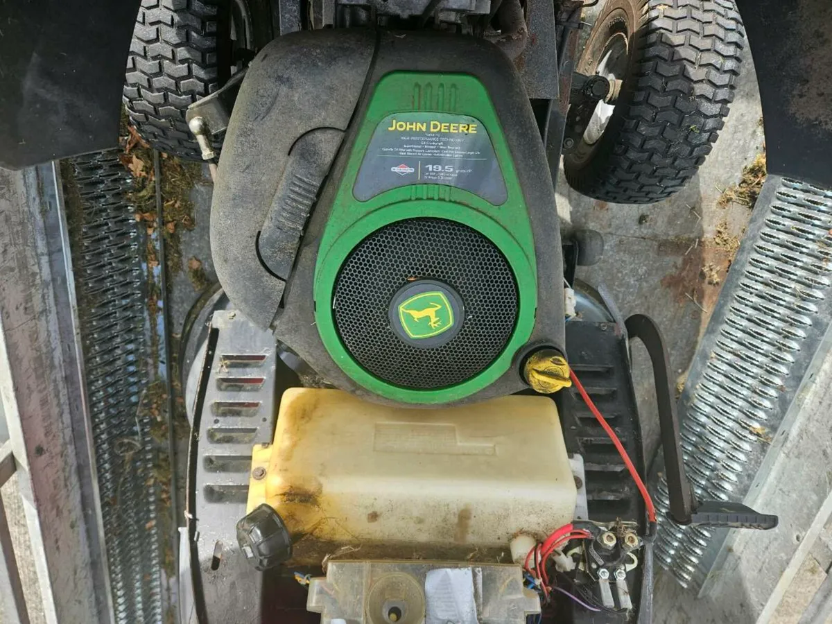 Ride on lawnmower - Image 3