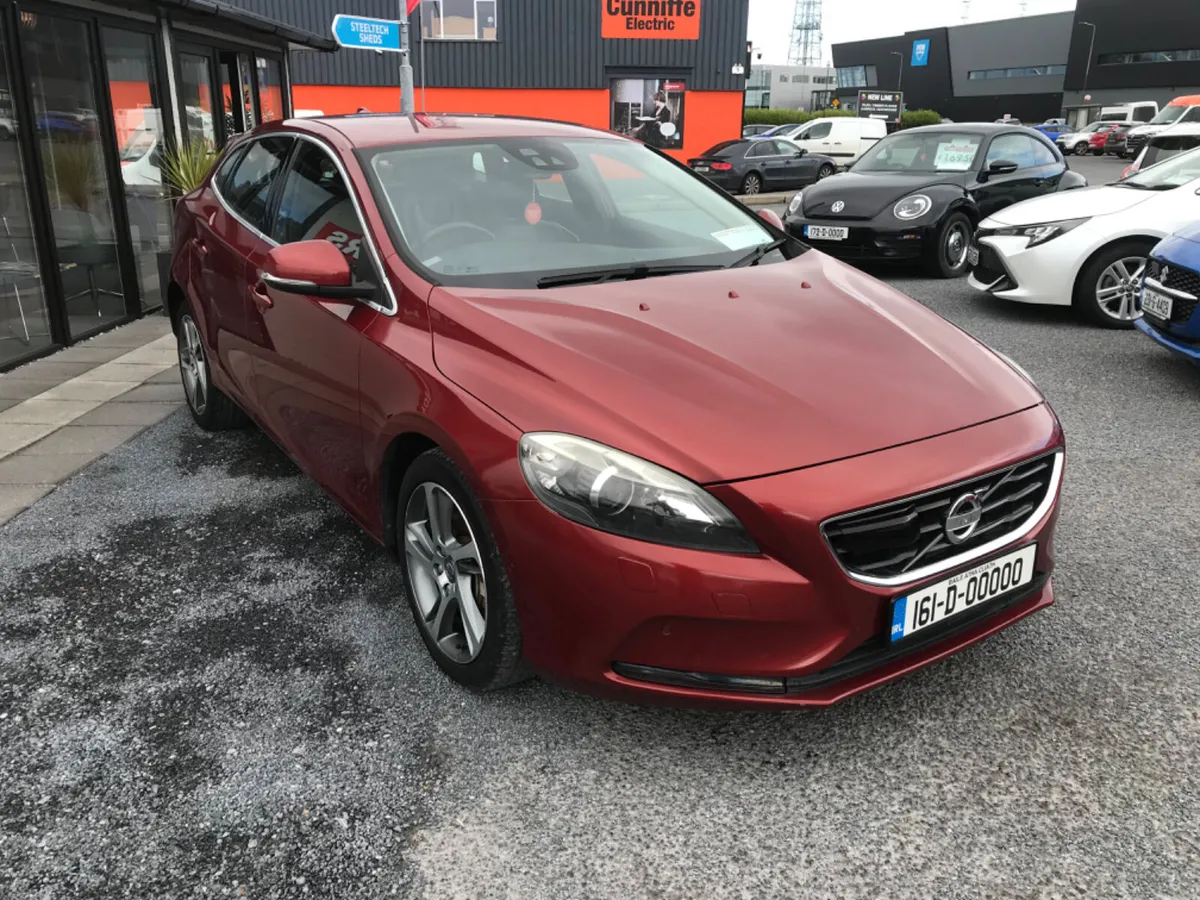 2016 VOLVO V40 AUTOMATIC TURBO DIESEL - Image 4