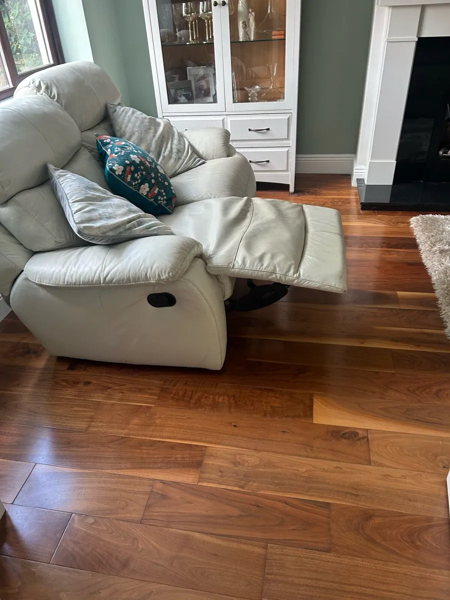 2 Seater Leather Reclining Sofa - Image 3