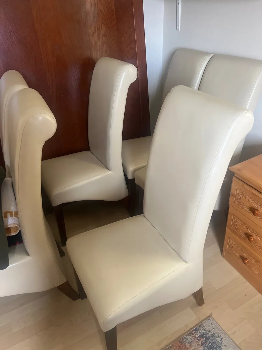 Table & Chairs - Image 3