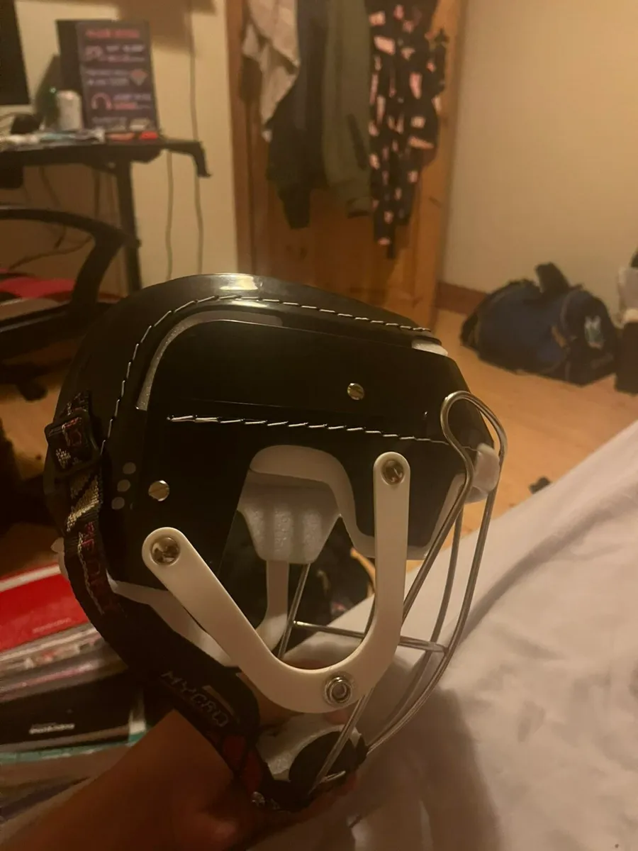 Gola helmet - Image 2