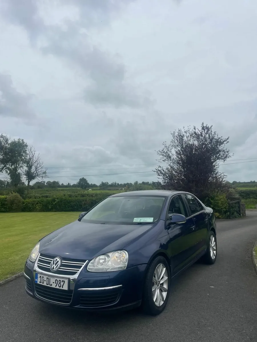 Volkswagen Jetta 2010 - Image 1