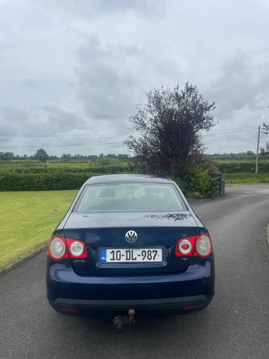 Volkswagen Jetta 2010 - Image 3