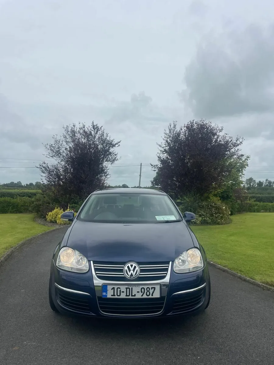 Volkswagen Jetta 2010 - Image 4