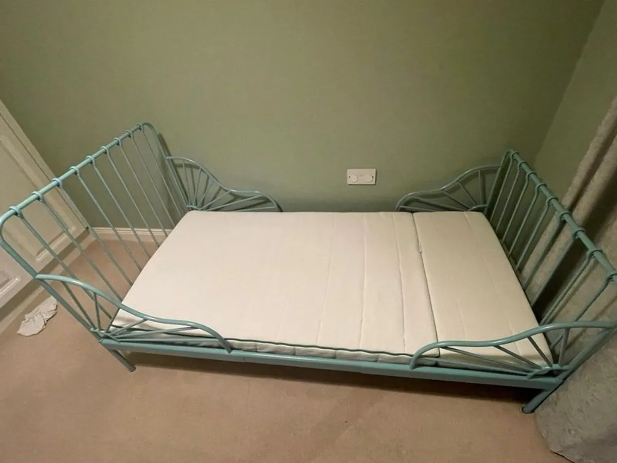 Kids bed - Image 1
