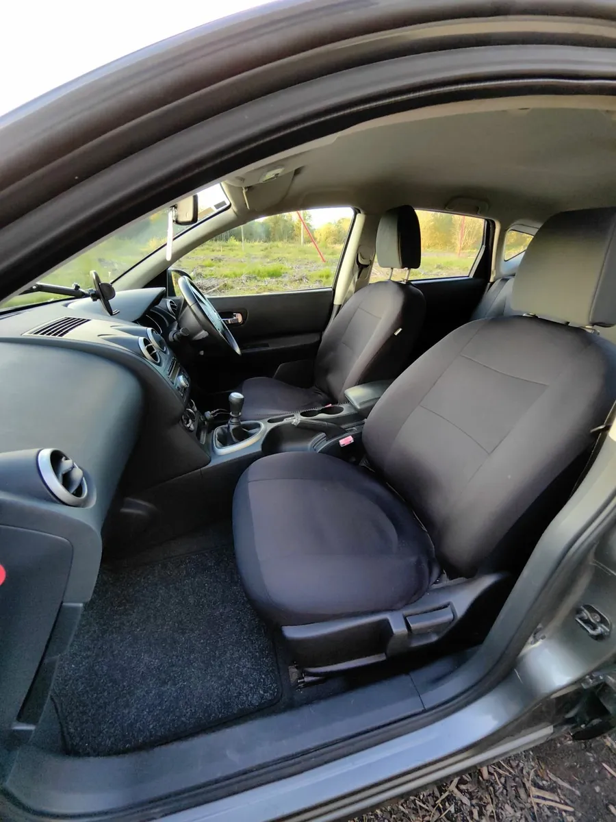 Nissan Qashqai 2011 - Image 2