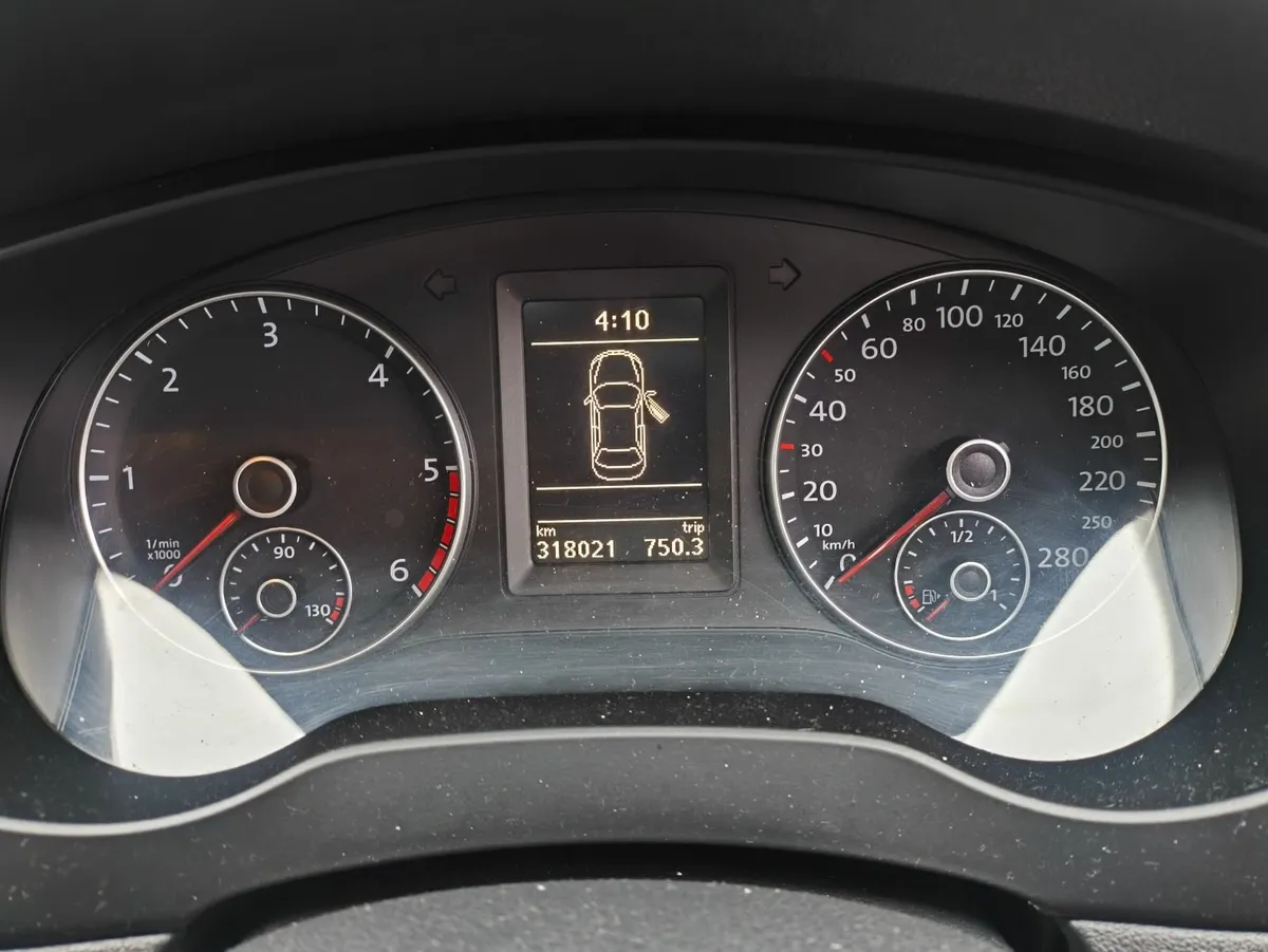 Volkswagen Jetta 2012 - Image 3