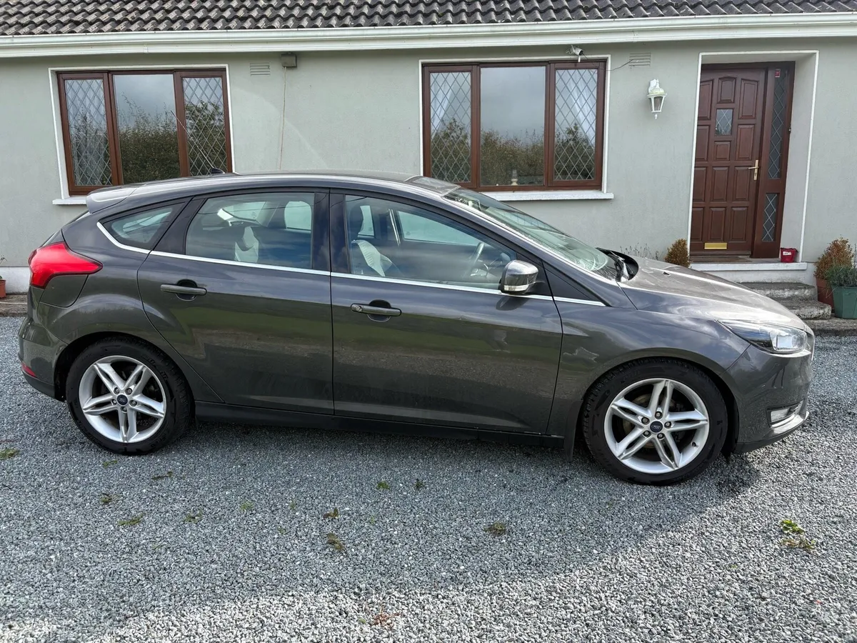 2015 Ford Focus Titanium - Image 4