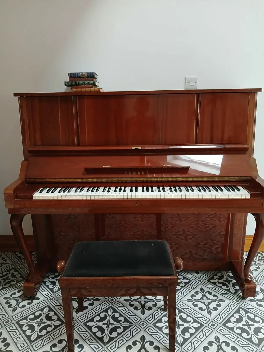 piano YAMAHA W - Image 1