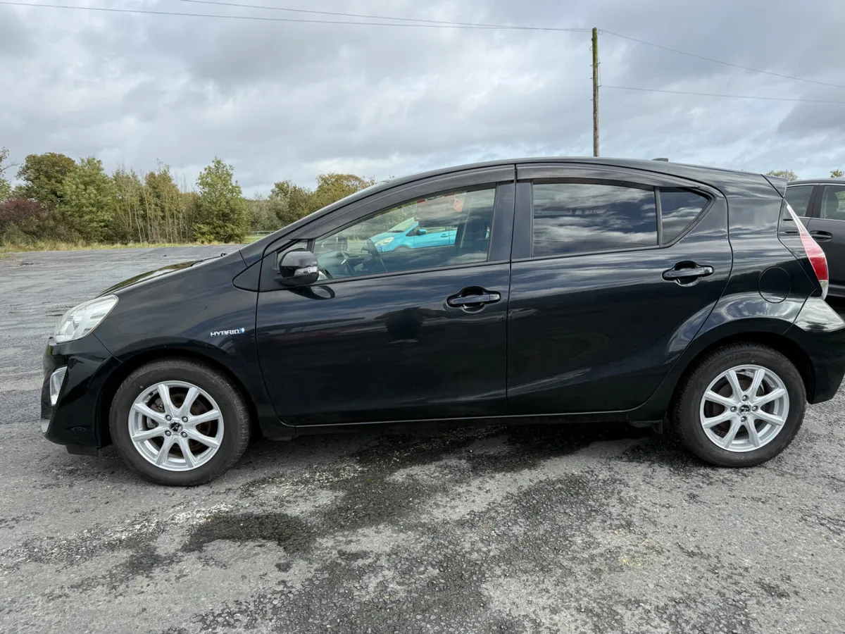 TOYOTA AQUA (2016) 1.5L PETROL HYBRID LOW MILLAGE - Image 4