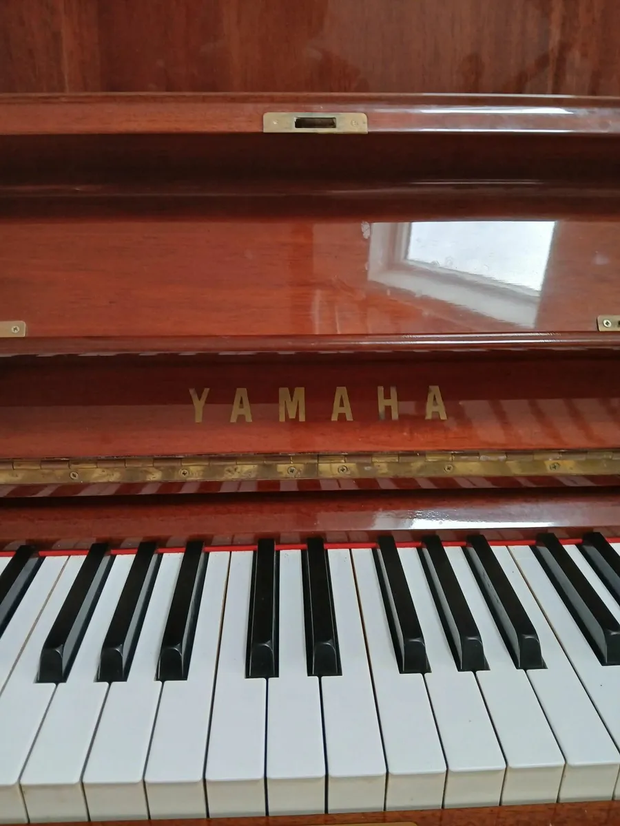 piano YAMAHA W - Image 4