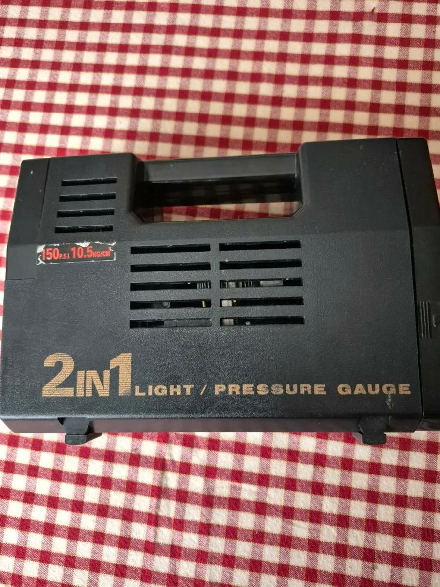 2 IN 1 Light/Pressure Tyre Gauge Compressor - Image 2
