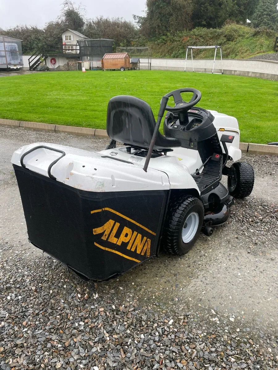 Alpina AT8 102 HCB lawnmower - Image 3