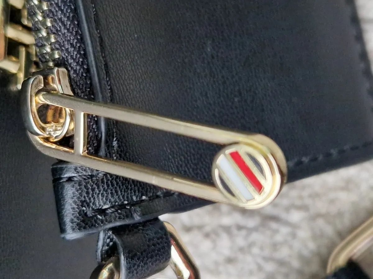 Tommy Hilfiger handbag - Image 4