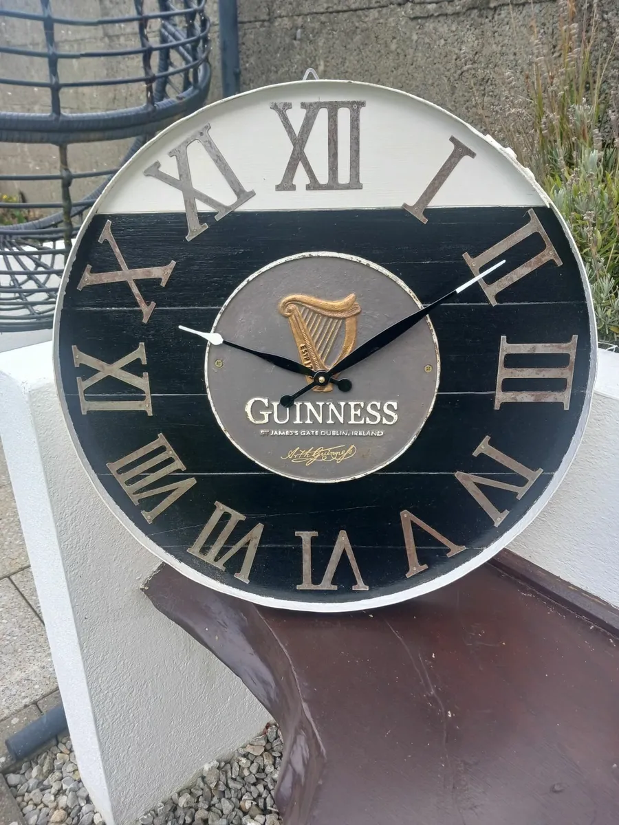 Pub memorabilia - Image 1