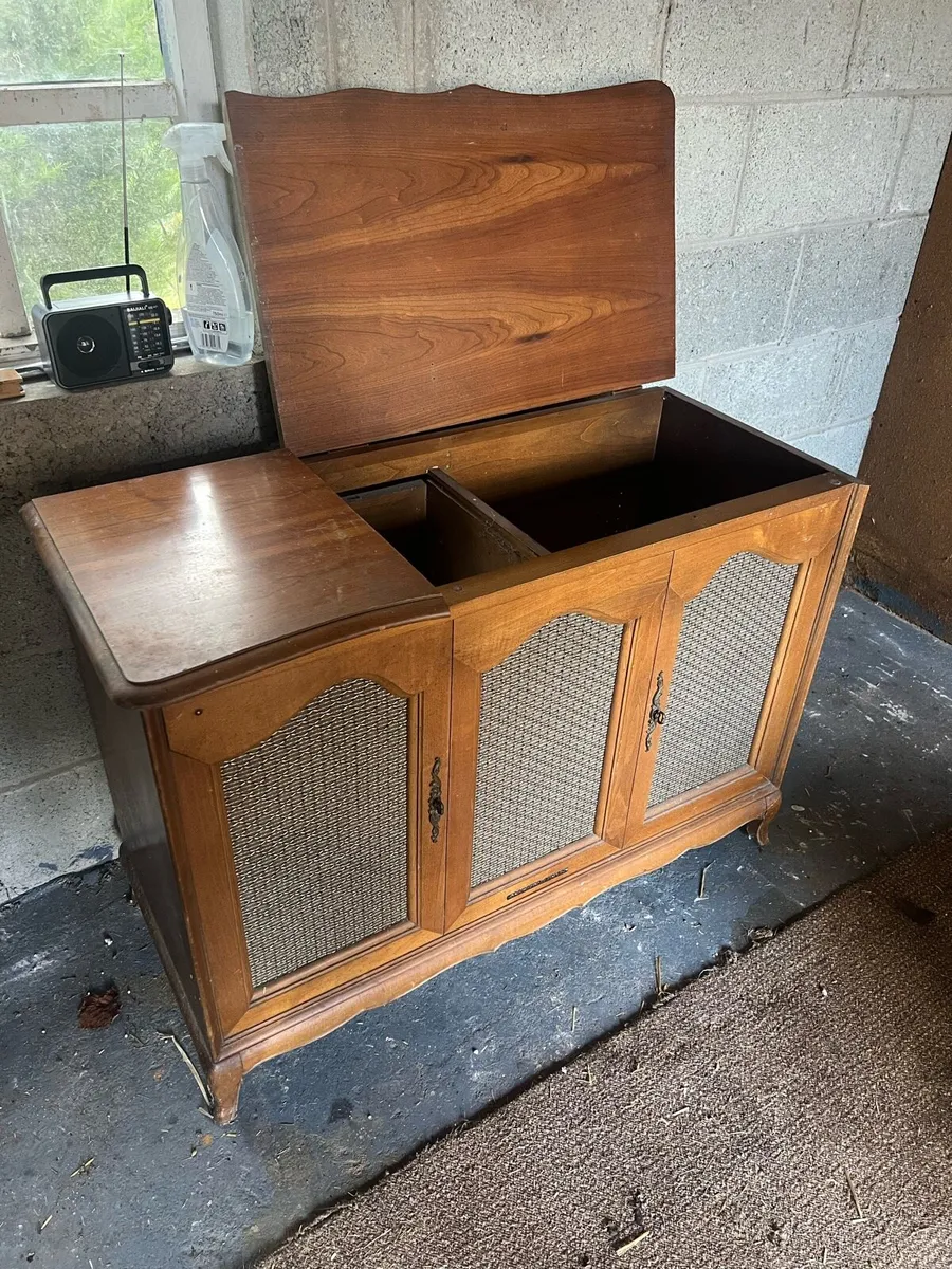 Stromberg-Carlson stereo cabinet - Image 2