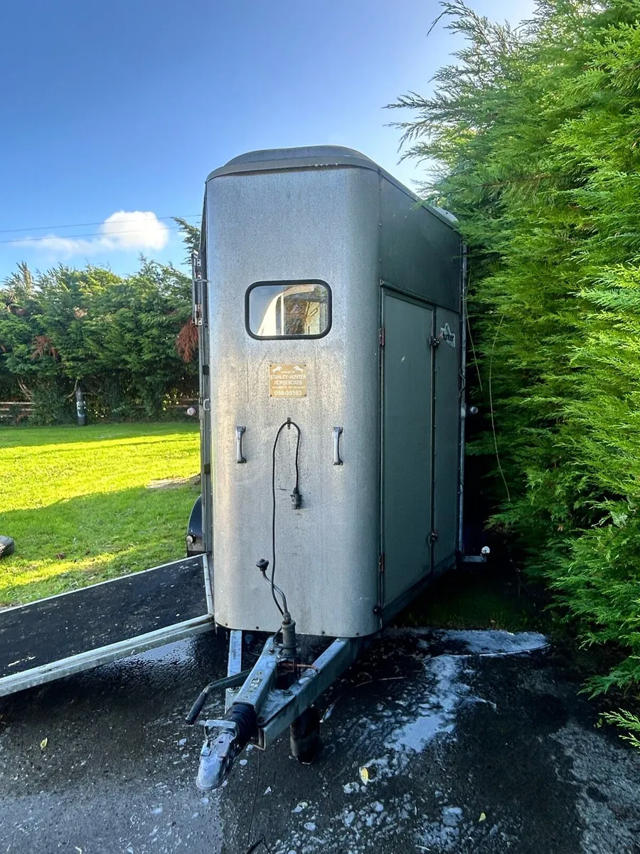 Hunter horsebox - Image 1