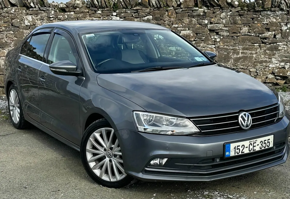 VOLKSWAGEN JETTA HIGHLINE 2.0 TDI **Low mileage** - Image 2