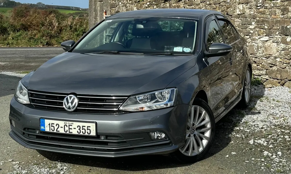 VOLKSWAGEN JETTA HIGHLINE 2.0 TDI **Low mileage** - Image 3
