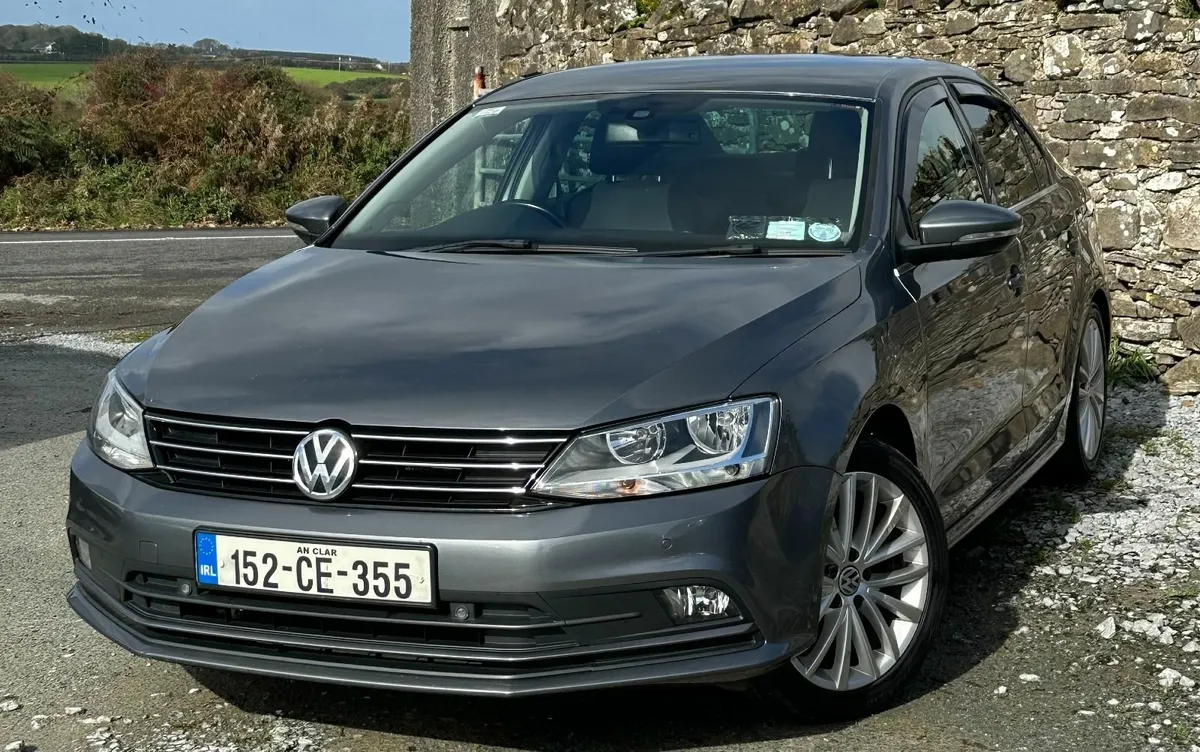 VOLKSWAGEN JETTA HIGHLINE 2.0 TDI **Low mileage** - Image 4