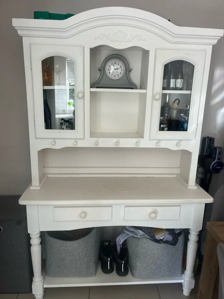 Kitchen dresser