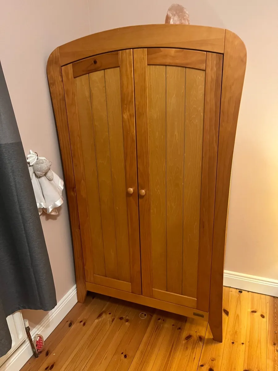 Wardrobe and drawers - Image 1