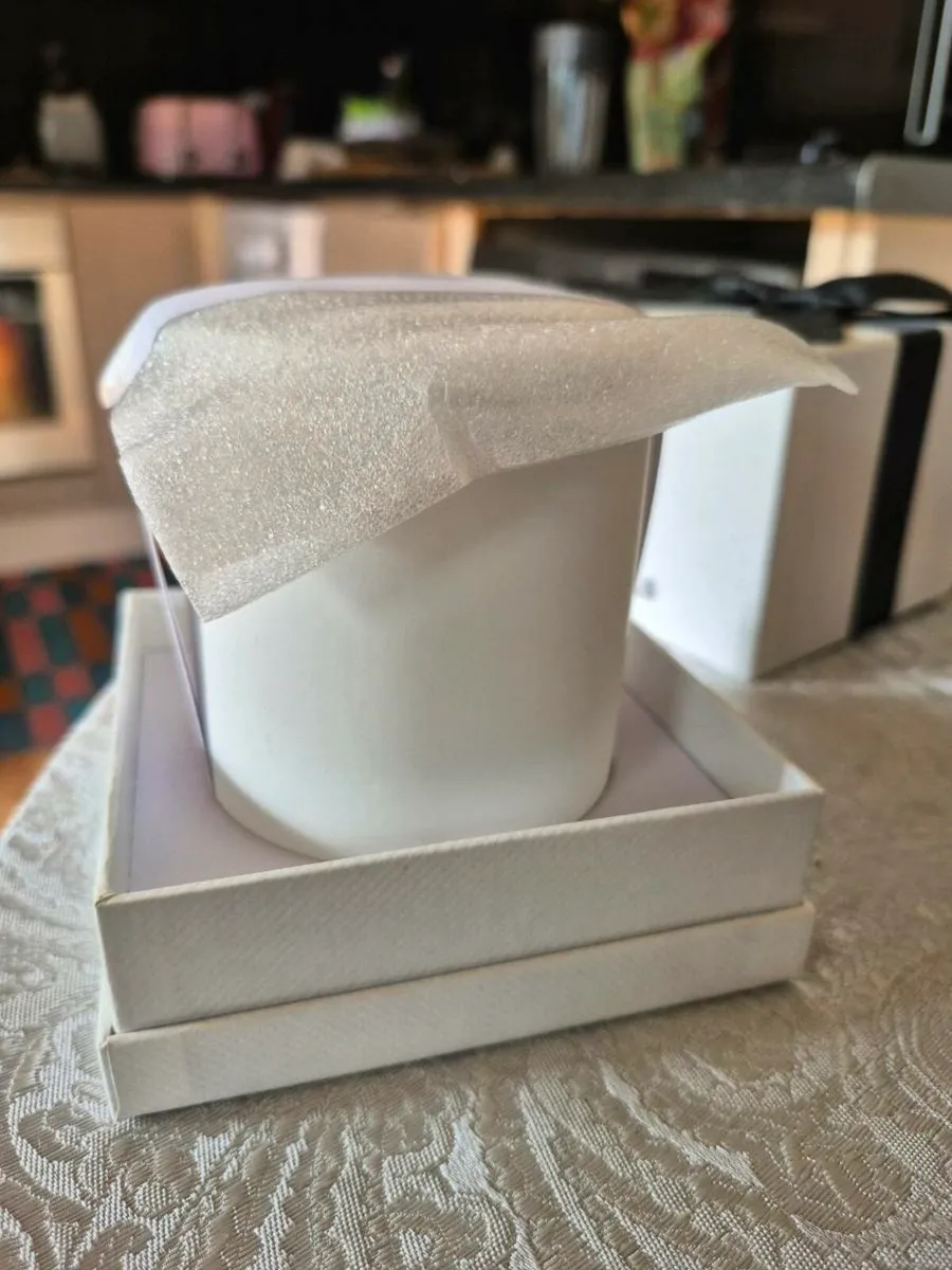 Flannels candle - Image 3