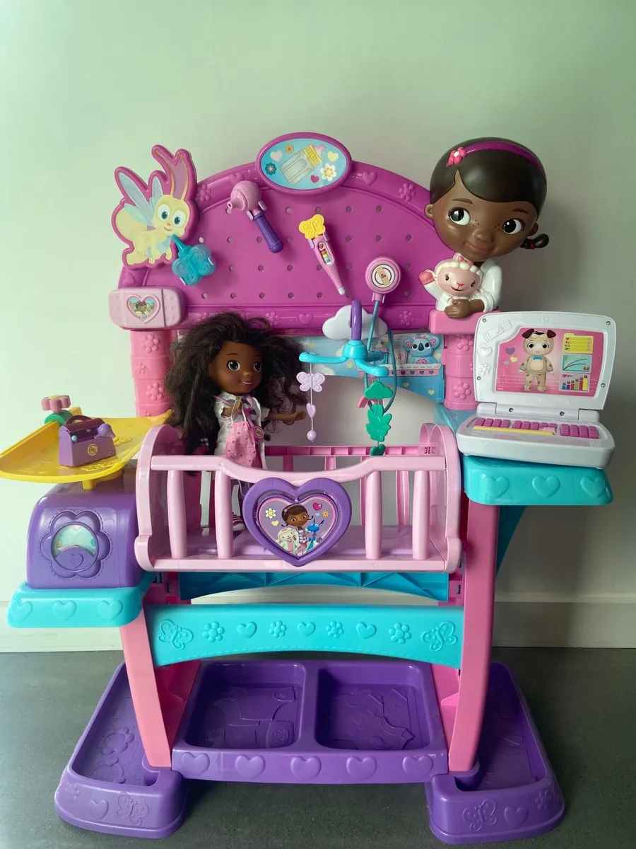 Doc McStuffins baby nursery and doll - Image 4