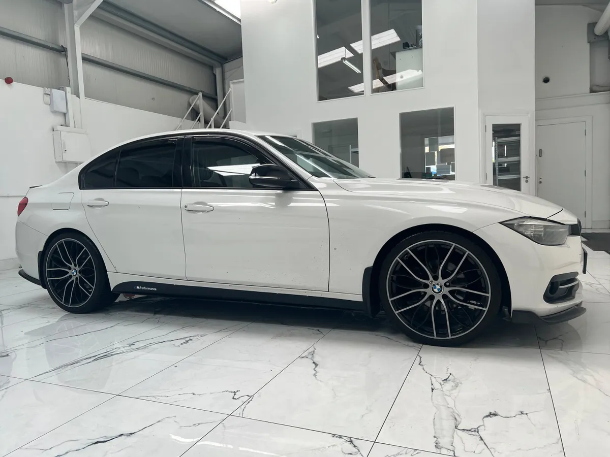 BMW 3-Series 2016 - Image 3