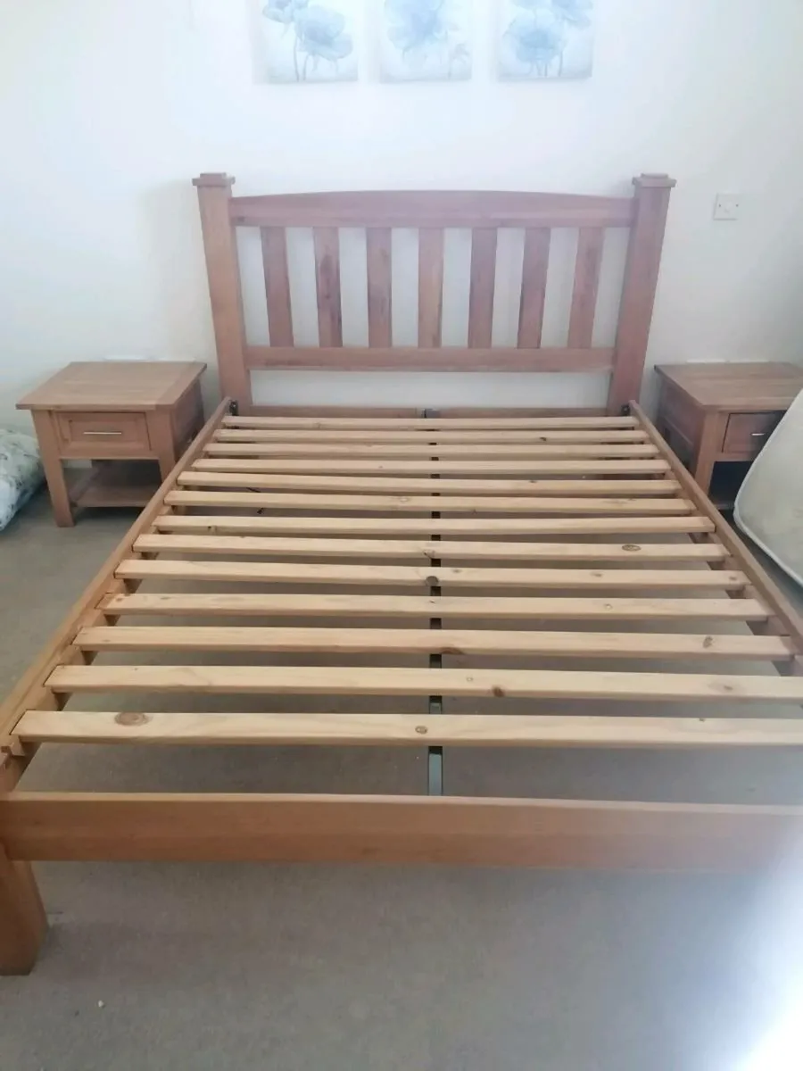 Bedroom furniture set - Image 4