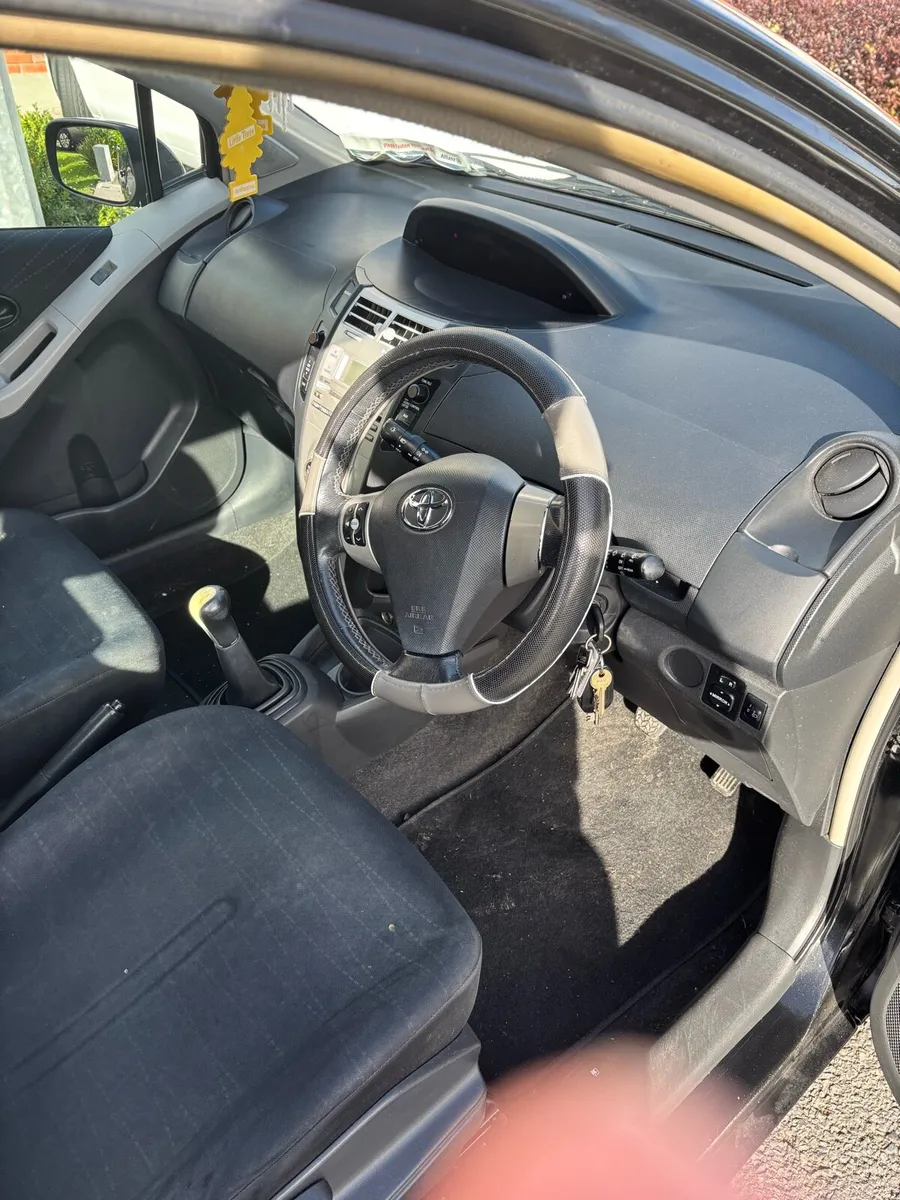 Toyota yaris - Image 3