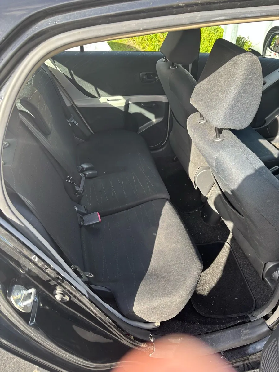 Toyota yaris - Image 4