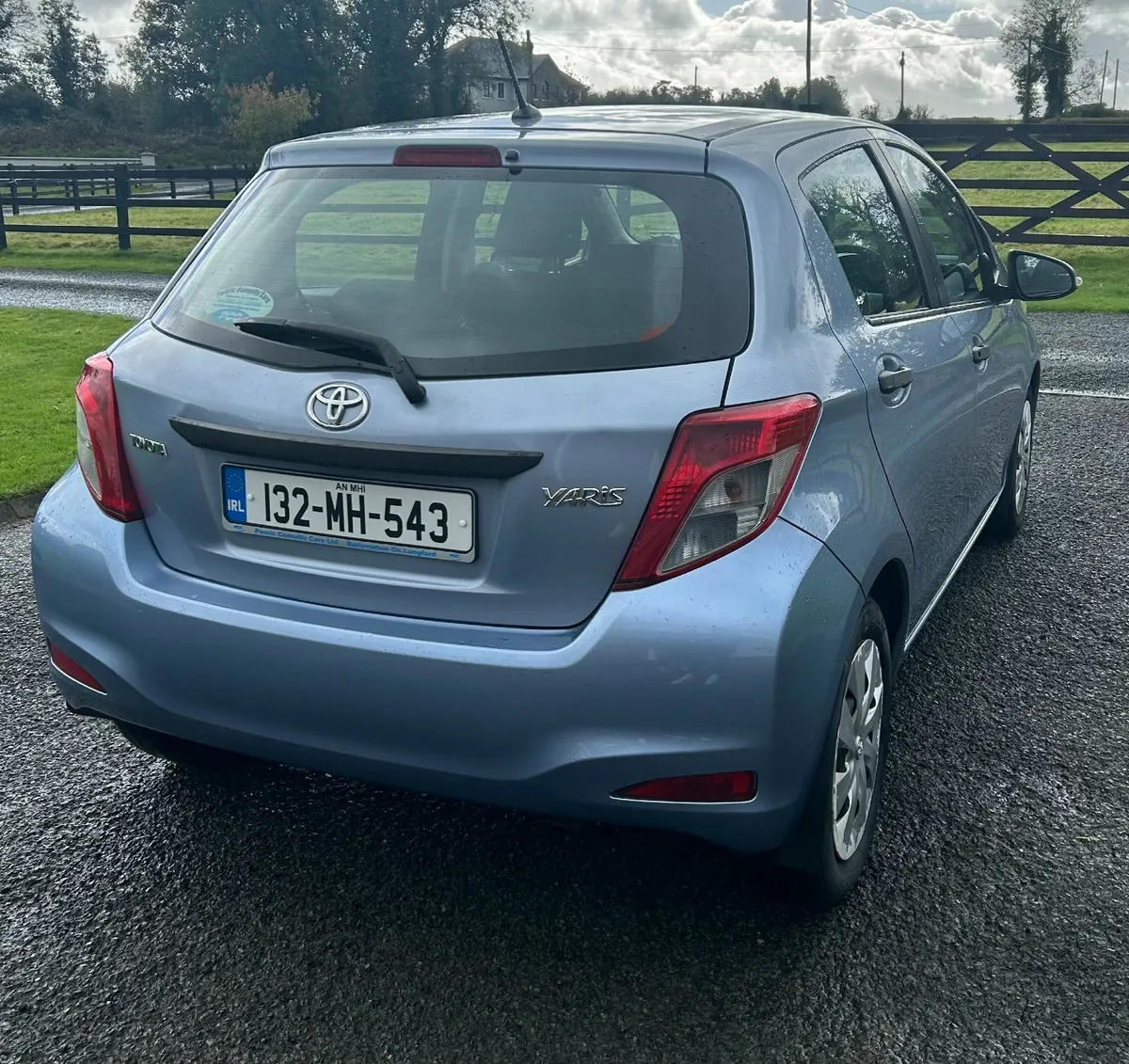 Toyota Yaris 2013 - Image 2