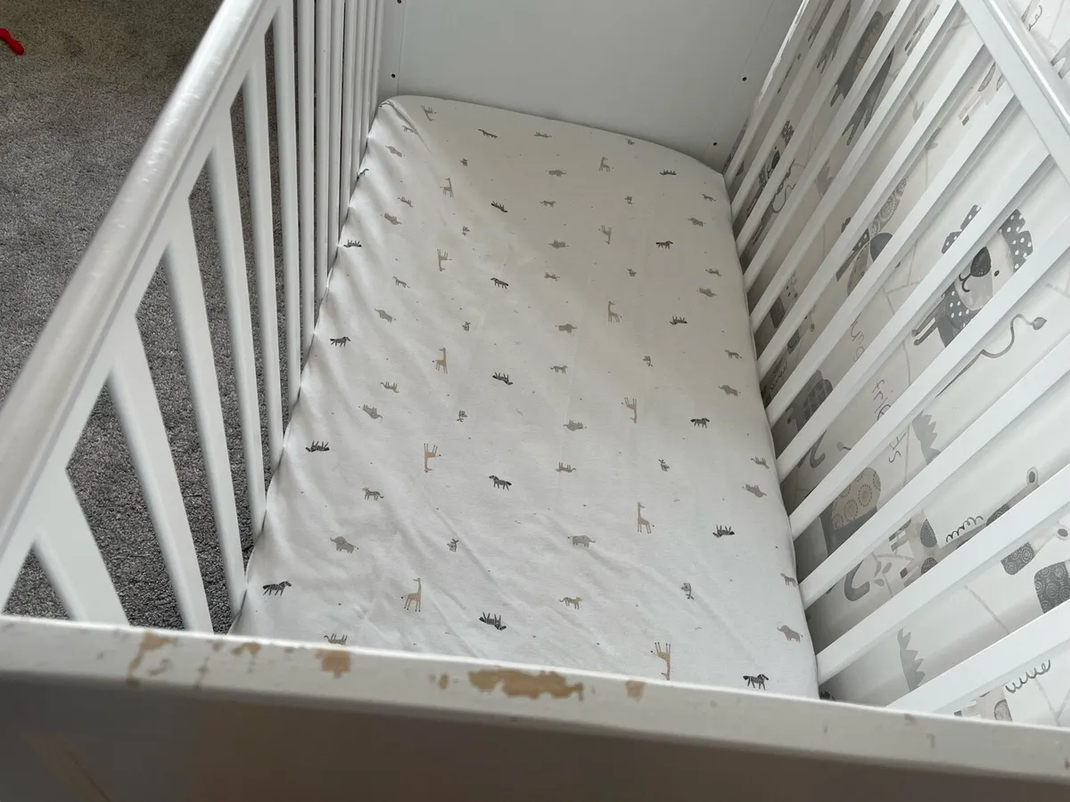 Height Adjustable white Baby Elegance cot - Image 2