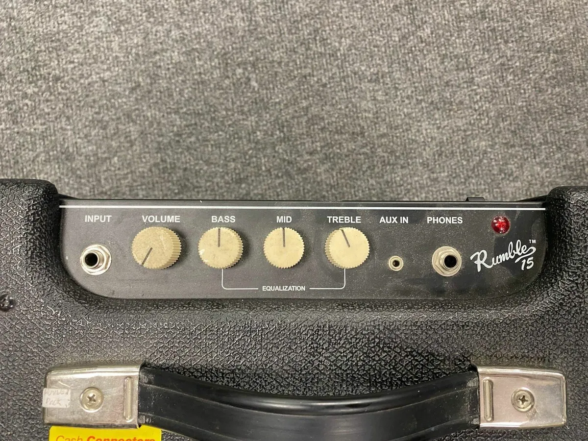 Fender Rumble 15 Bass Amplifier - Image 2