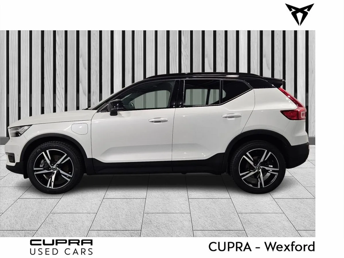 Volvo XC40 (deposit Taken)phev T5 (262hp) R-desig - Image 3