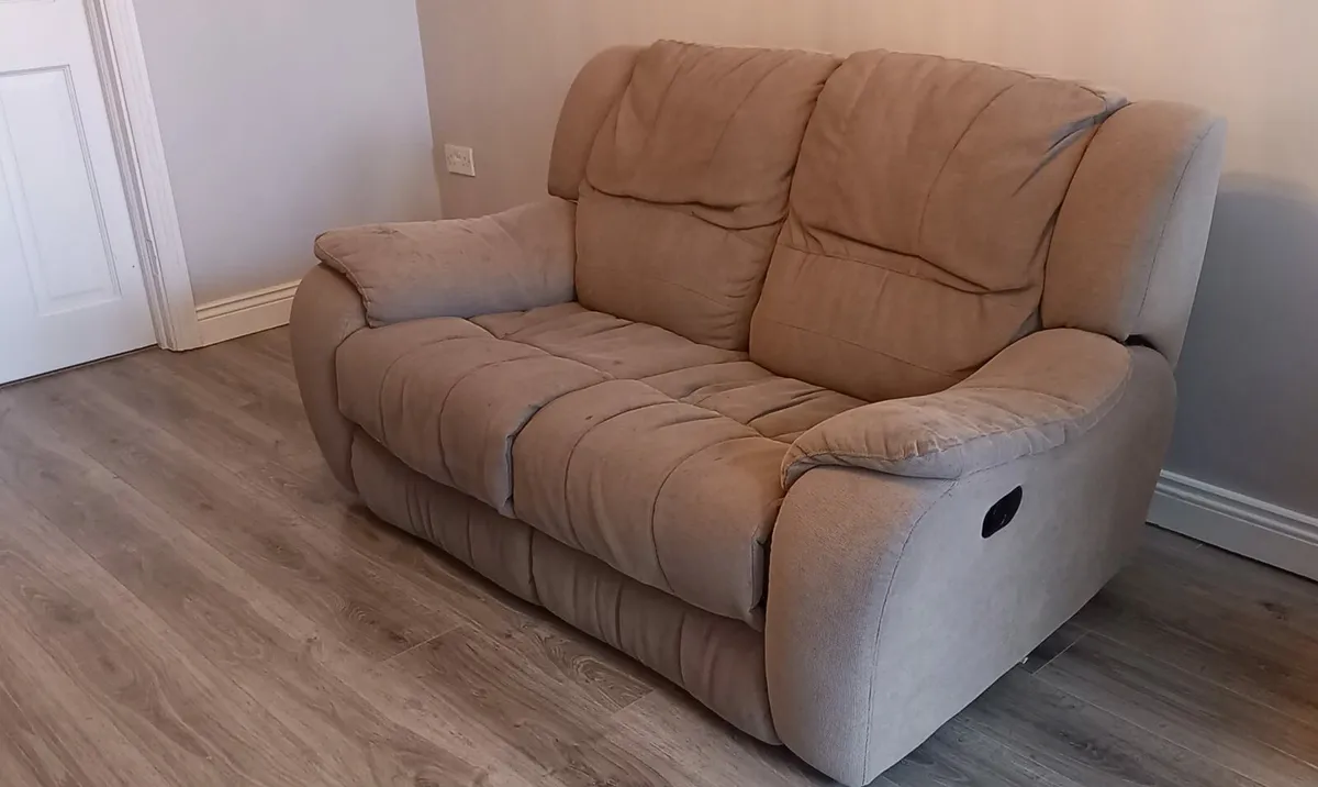 Recliner sofa - Image 1