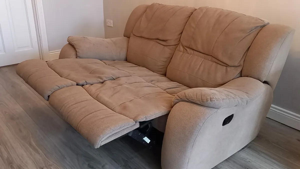 Recliner sofa - Image 3