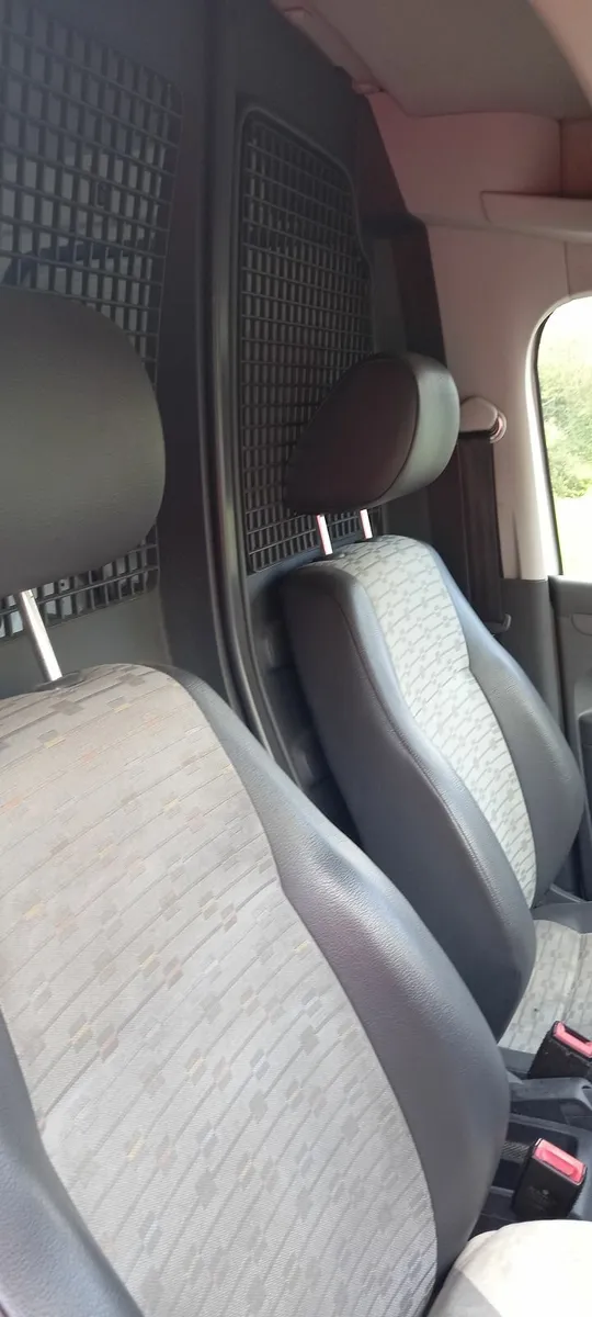 Volkswagen Caddy 2012 - Image 3