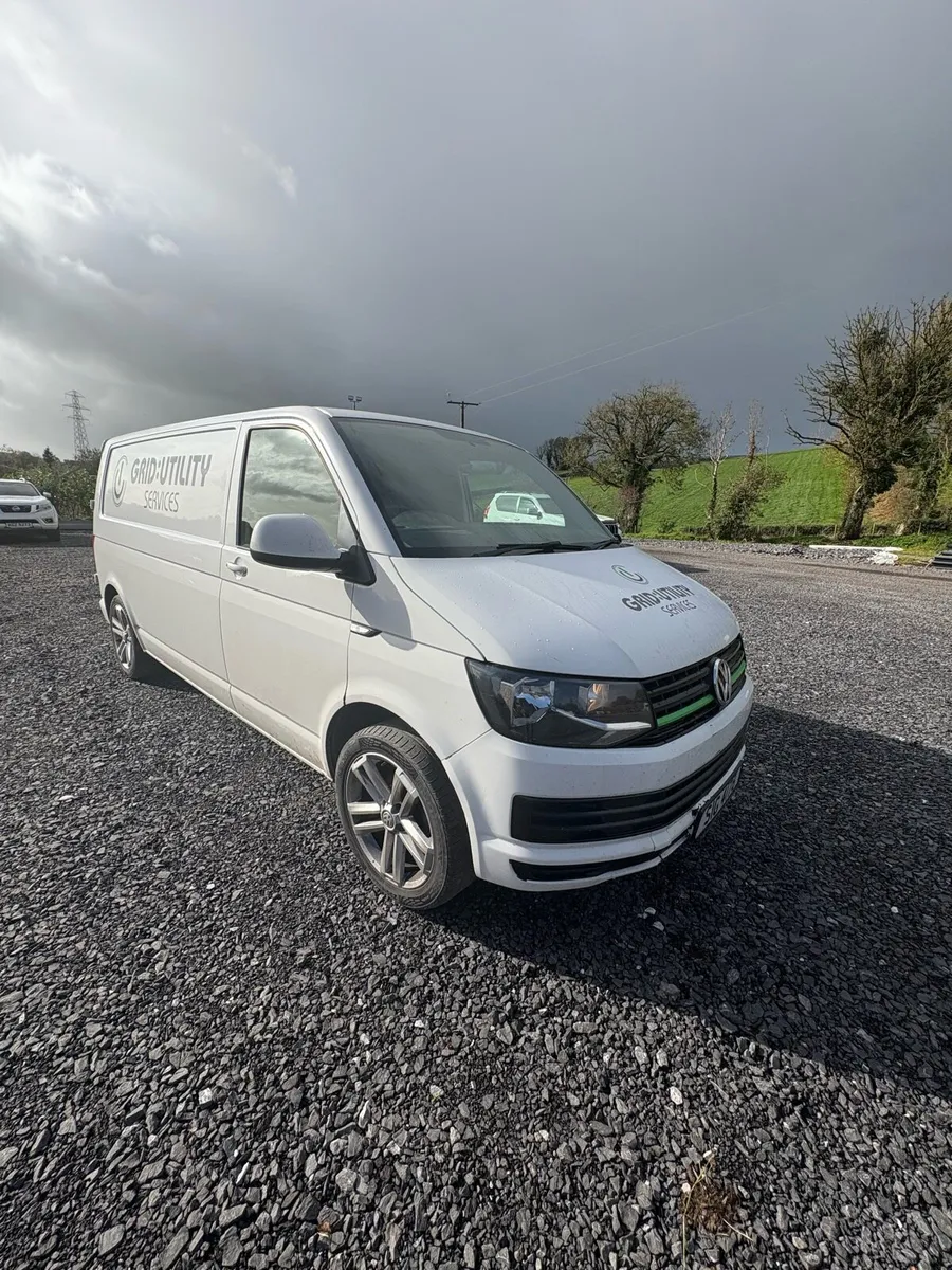 2017 vw transporter - Image 1